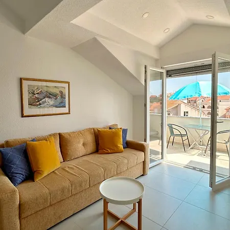 Lavanda Near Dubrovnik Daire Ivanica