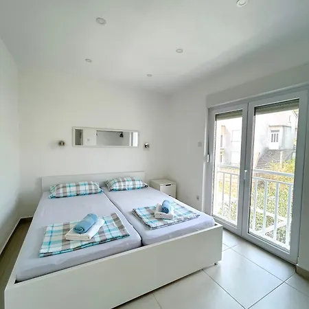 Lavanda Near Dubrovnik Daire Ivanica